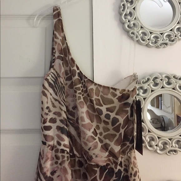 One shoulder Dress​ - Picture 2 of 4